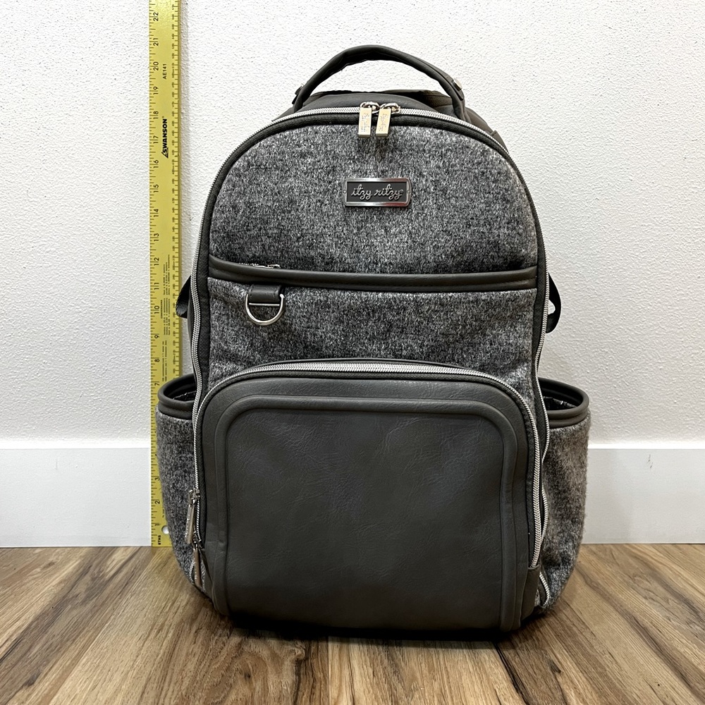 Pristine Condition - Itzy Ritzy Boss Plus Large Grayson Backpack